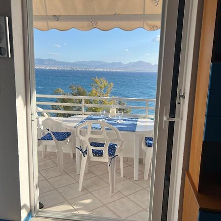 Atlas Apartment With Private Beach And Seaview Blue Лоутраки Экстерьер фото