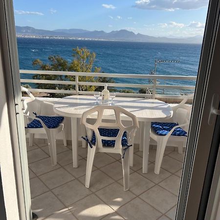 Atlas Apartment With Private Beach And Seaview Blue Лоутраки Экстерьер фото