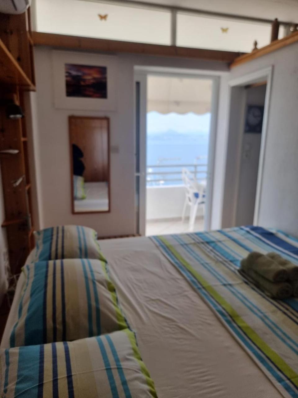 Atlas Apartment With Private Beach And Seaview Blue Лоутраки Экстерьер фото