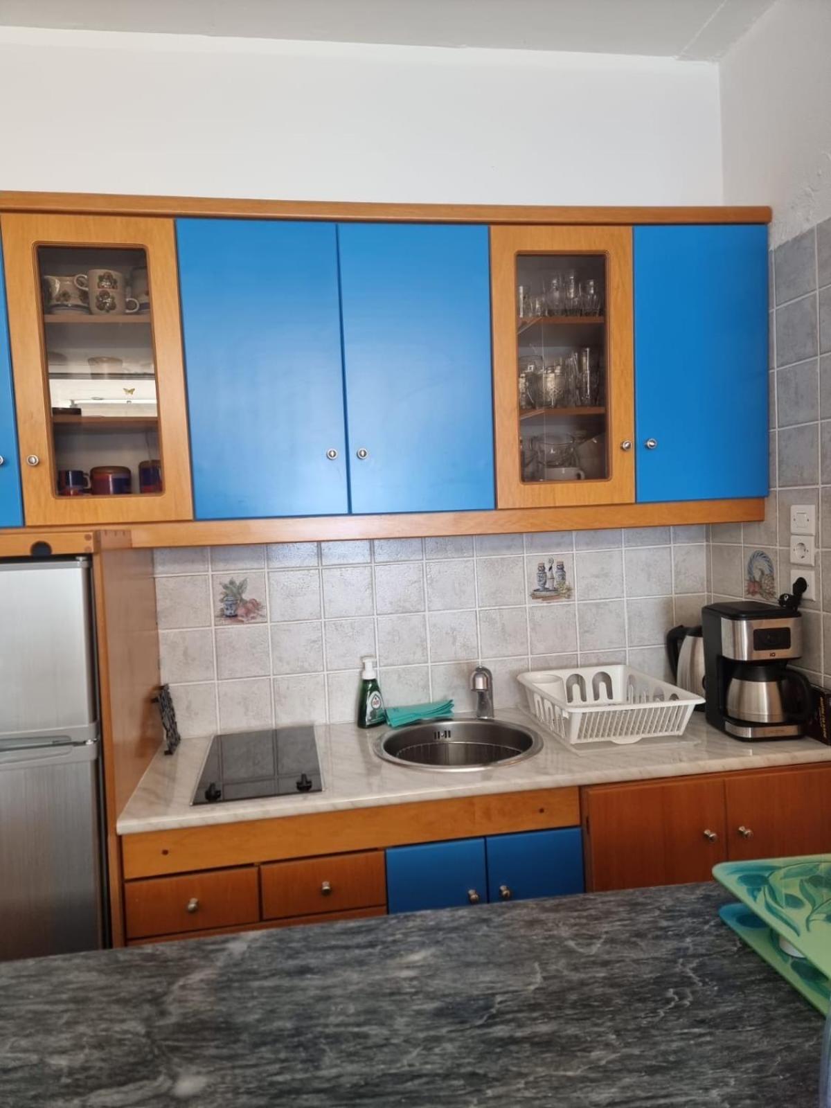 Atlas Apartment With Private Beach And Seaview Blue Лоутраки Экстерьер фото